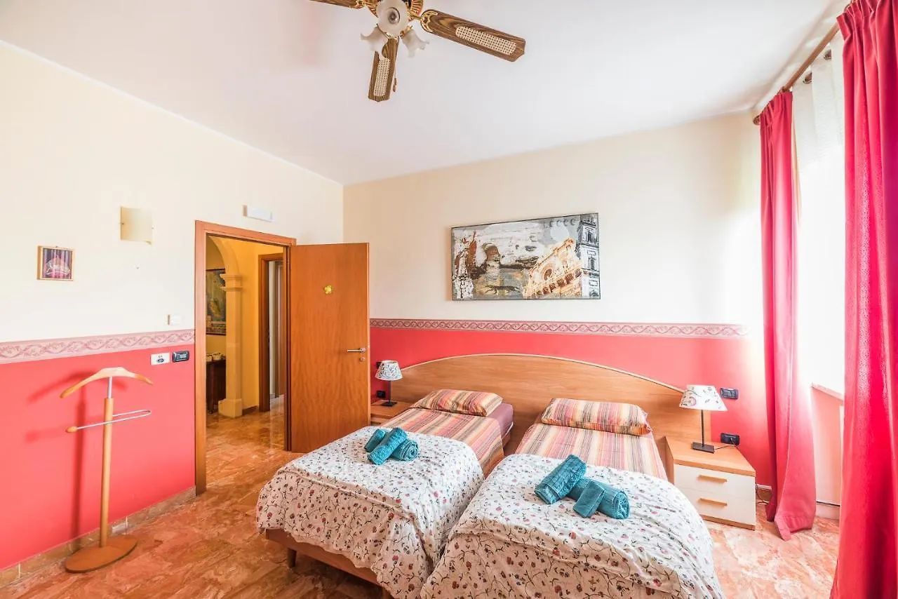 Aurora Rooms Lecce 4*,  Italy