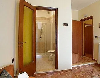 Aurora Rooms Λέτσε Bed and Breakfast