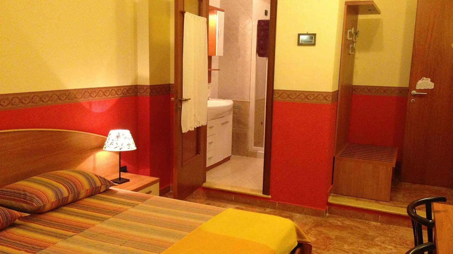 Aurora Rooms Lecce 4*,