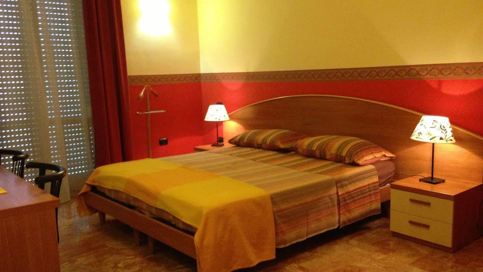 Aurora Rooms Lecce 4*,